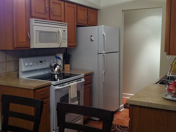 4th image of 929 Casey Ct