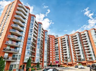 10 Dean Park Rd #518, Toronto, ON M1B 3G8