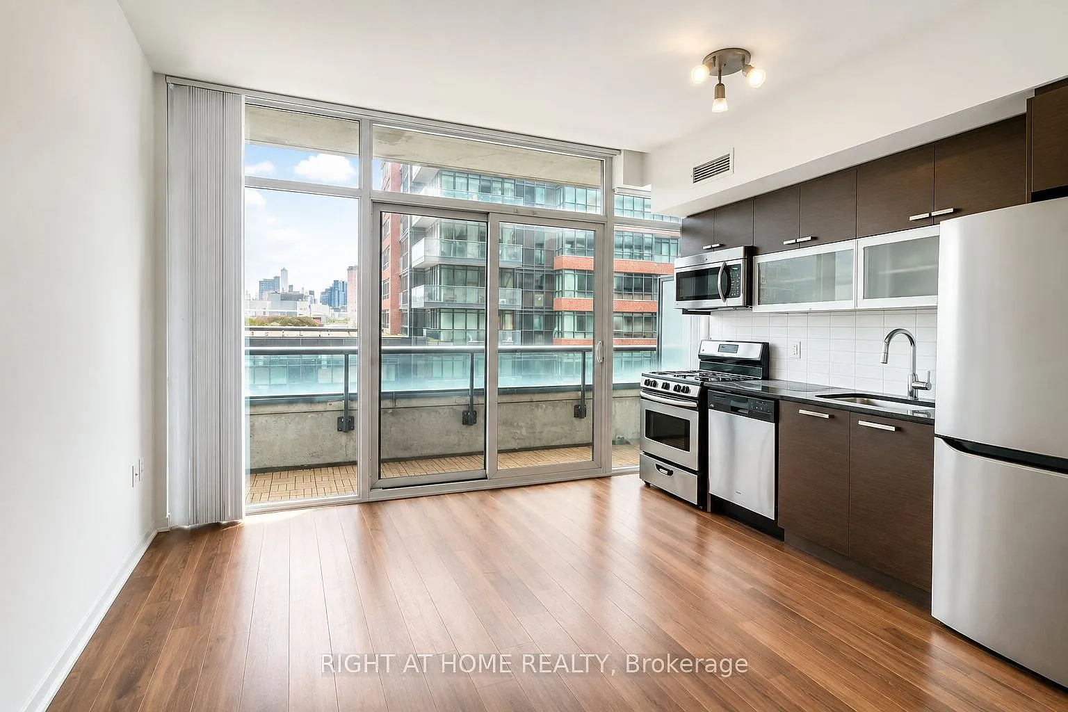 1 bed, $2,000 — Photo 1