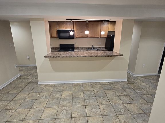 3rd image of 645 L St NE #B