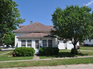 103 S Maple St, Carroll, IA 51401