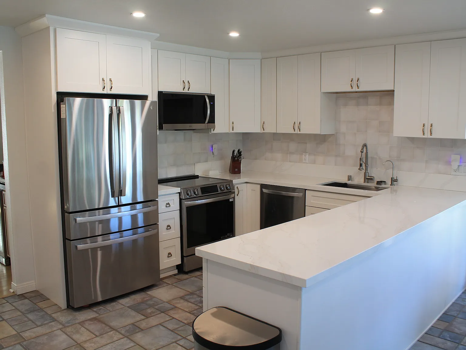 3 bed, 1436 sqft, $4,500 — Photo 3