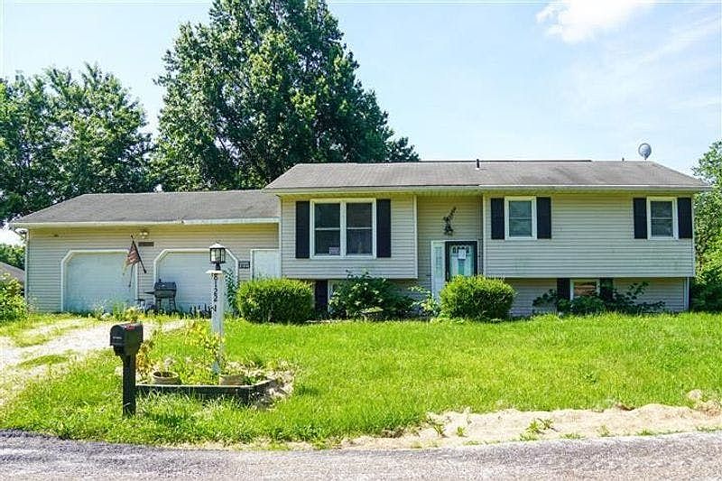 1st image of 8122 Dawn Rd