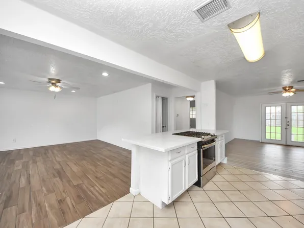 7414 Battlewood Dr, Houston, TX 77040