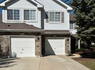 270 Sierra Pass Dr, Schaumburg, IL 60194