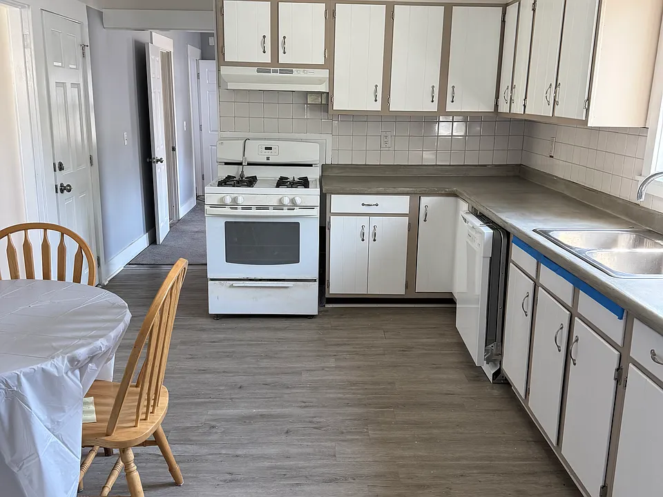 98 Maplewood Ave #2