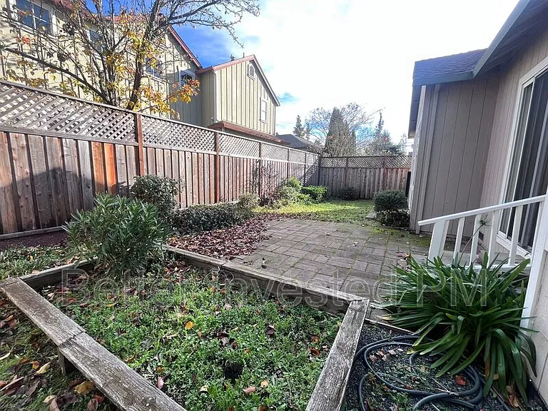 2423 Guerneville Rd — Photo 9