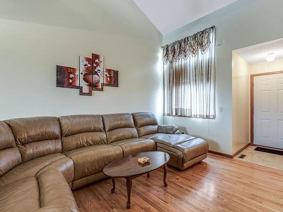 3rd image of 13442 Settlers Ridge Dr