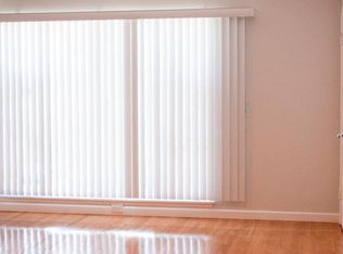 702 E 1st St APT 10, Long Beach, CA 90802