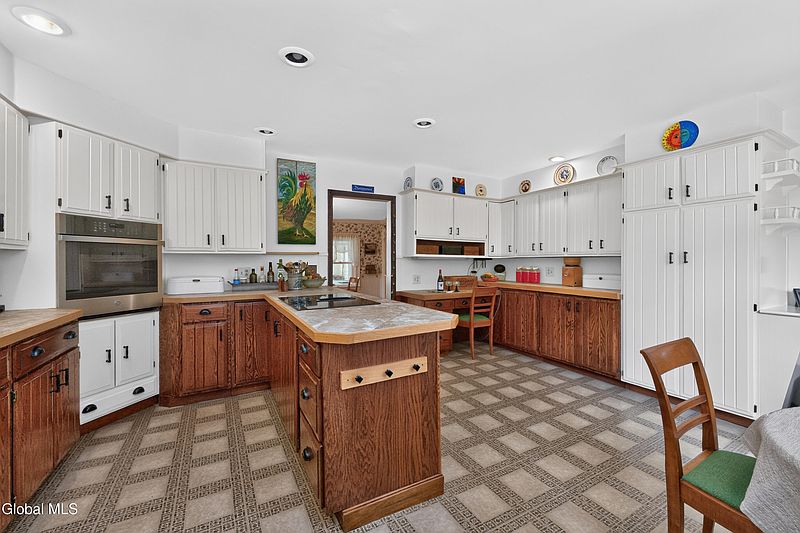 5th image of 72 Gilbert Street