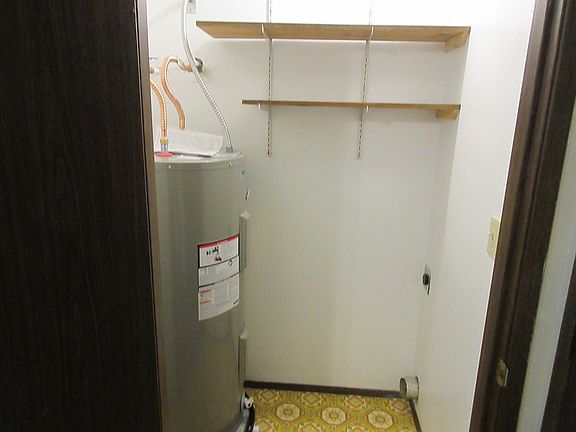 5th image of 1466 4th St NE