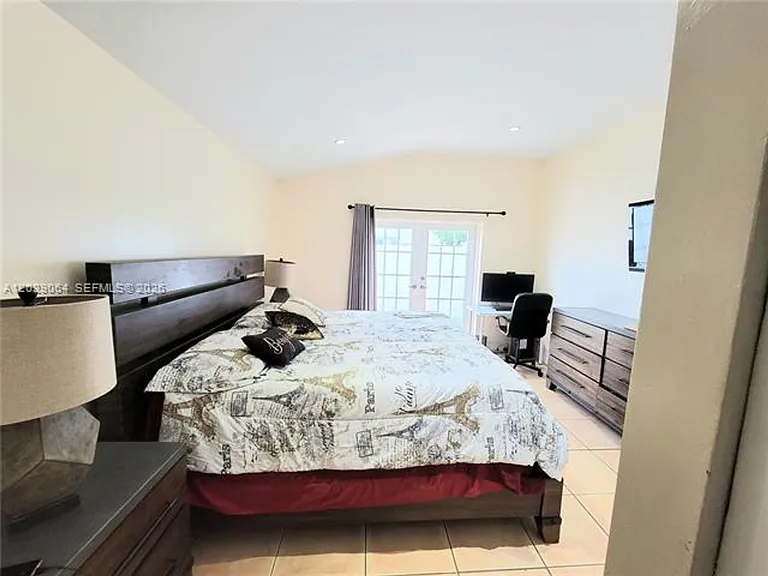 5267 NW 186th Ln — Photo 11