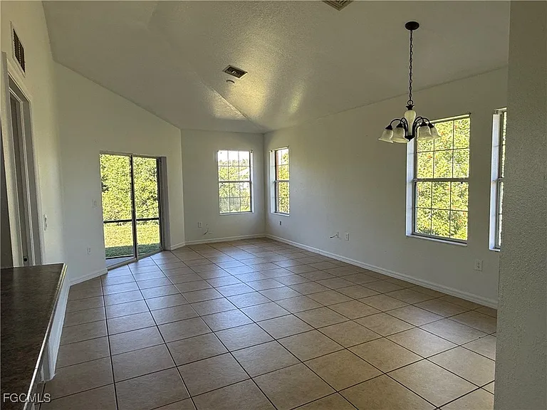 633 Alabama Rd S — Photo 14