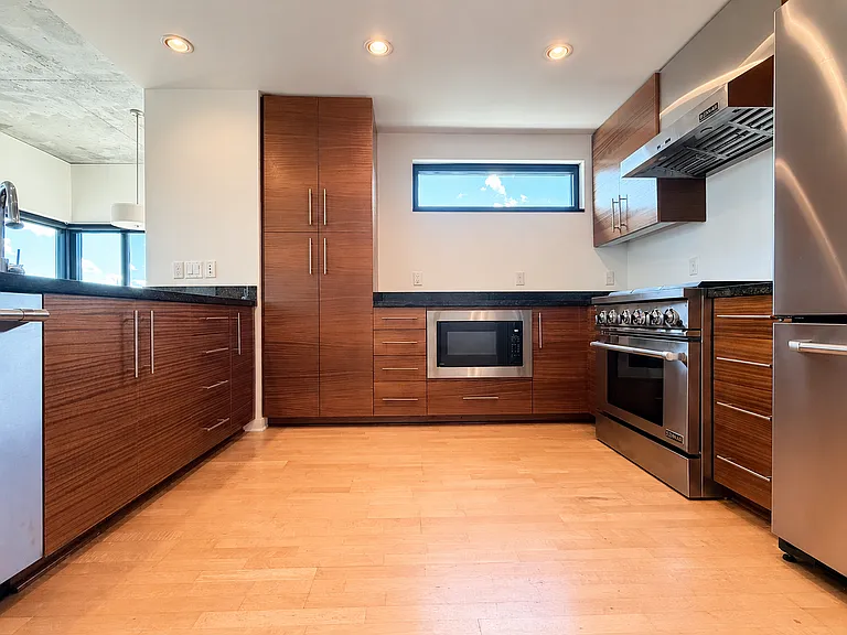 1830 NW Riverscape St #403 — Photo 1