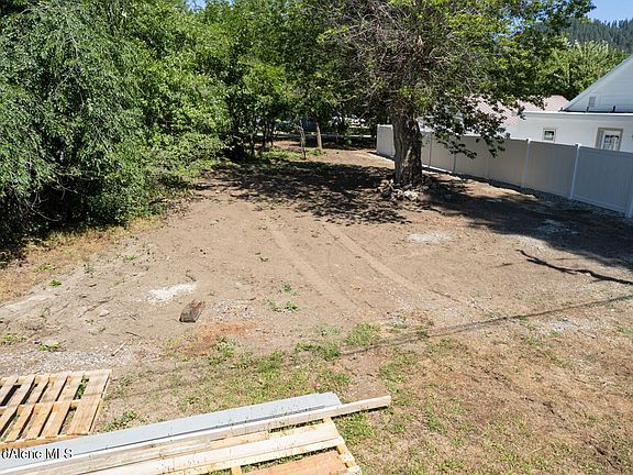5th image of Nna E Walnut Ave