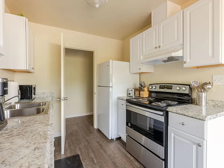 1329 E San Ramon Ave — Photo 68