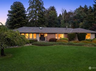 17406 4th Ave SW, Normandy Park, WA 98166