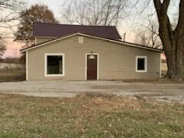 26454 Bluebird Trl, Marshall, MO 65340