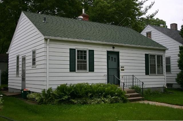 1st image of 3231 Lincoln St NE