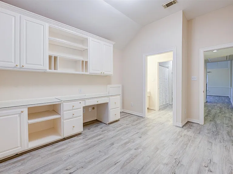 2027 Westshore Dr — Photo 40