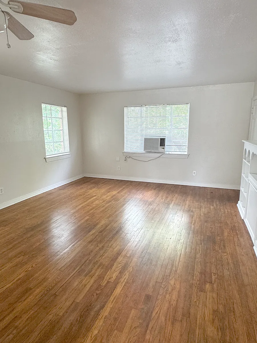 Building Photo - 3210 Knight St #4