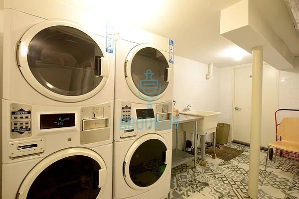 Rented by null | media 25