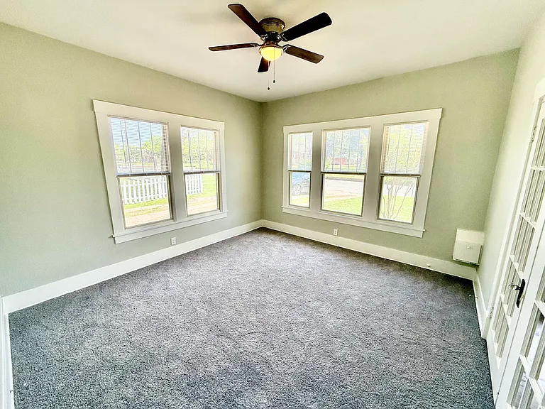 1201 E Lamar St — Photo 10
