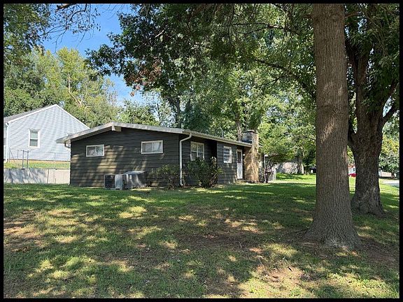 5th image of 901 Anderson St