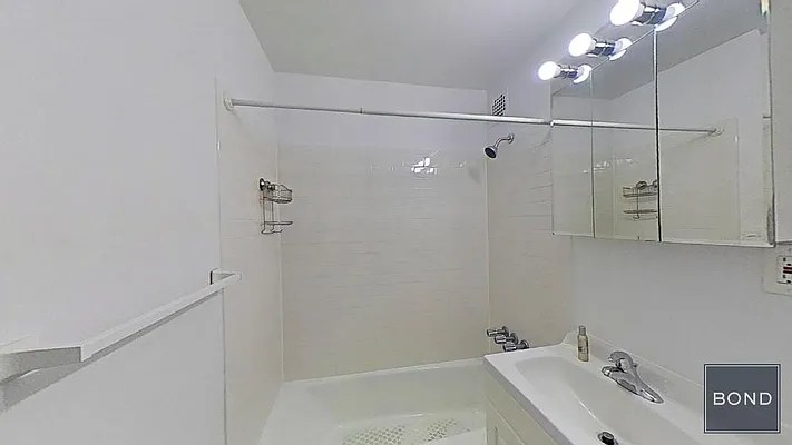 Rented by Bond New York | media 13