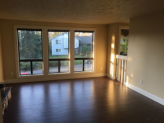 Upstairs living room 
