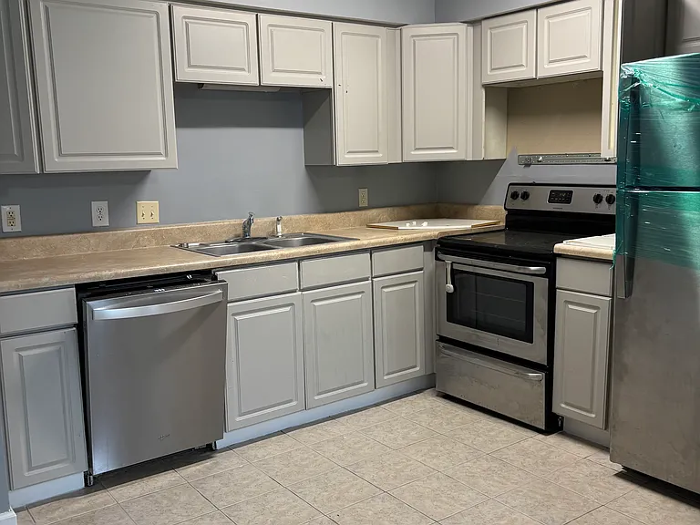 415 Cambridge Cir #E7 — Photo 8