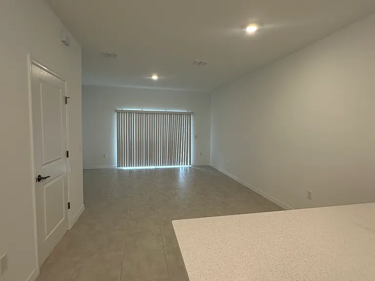 3137 Skyline Loop — Photo 2
