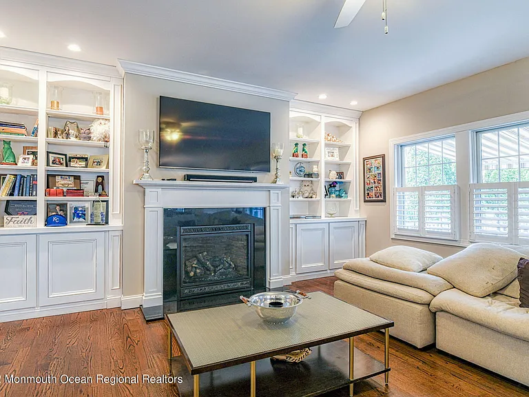 346 South Blvd — Photo 28