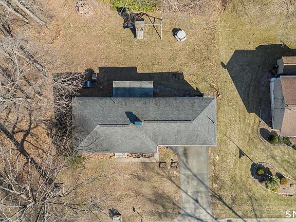 2nd image of 160 Scott Road
