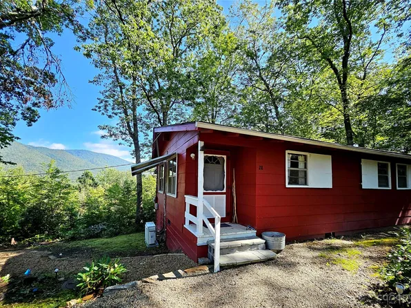 28 South St, Black Mountain, NC 28711