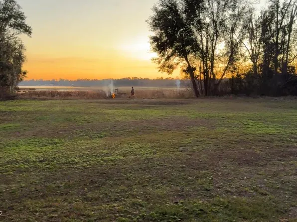 211 WALKER Drive, Interlachen, FL 32148