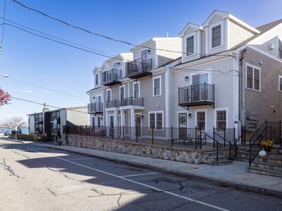 27 Howland St UNIT 1, Plymouth, MA, 02360