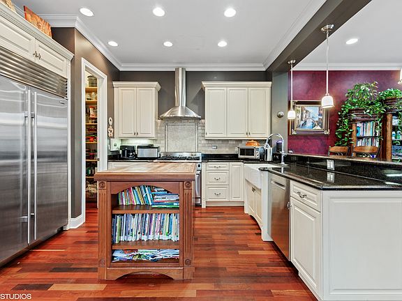 4th image of 2610 N Kimball Ave #2616