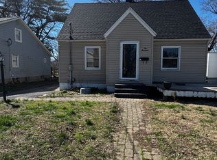 517 N Vine St, Du Quoin, IL 62832