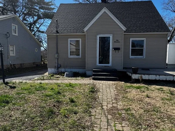 517 N Vine St, Du Quoin, IL 62832