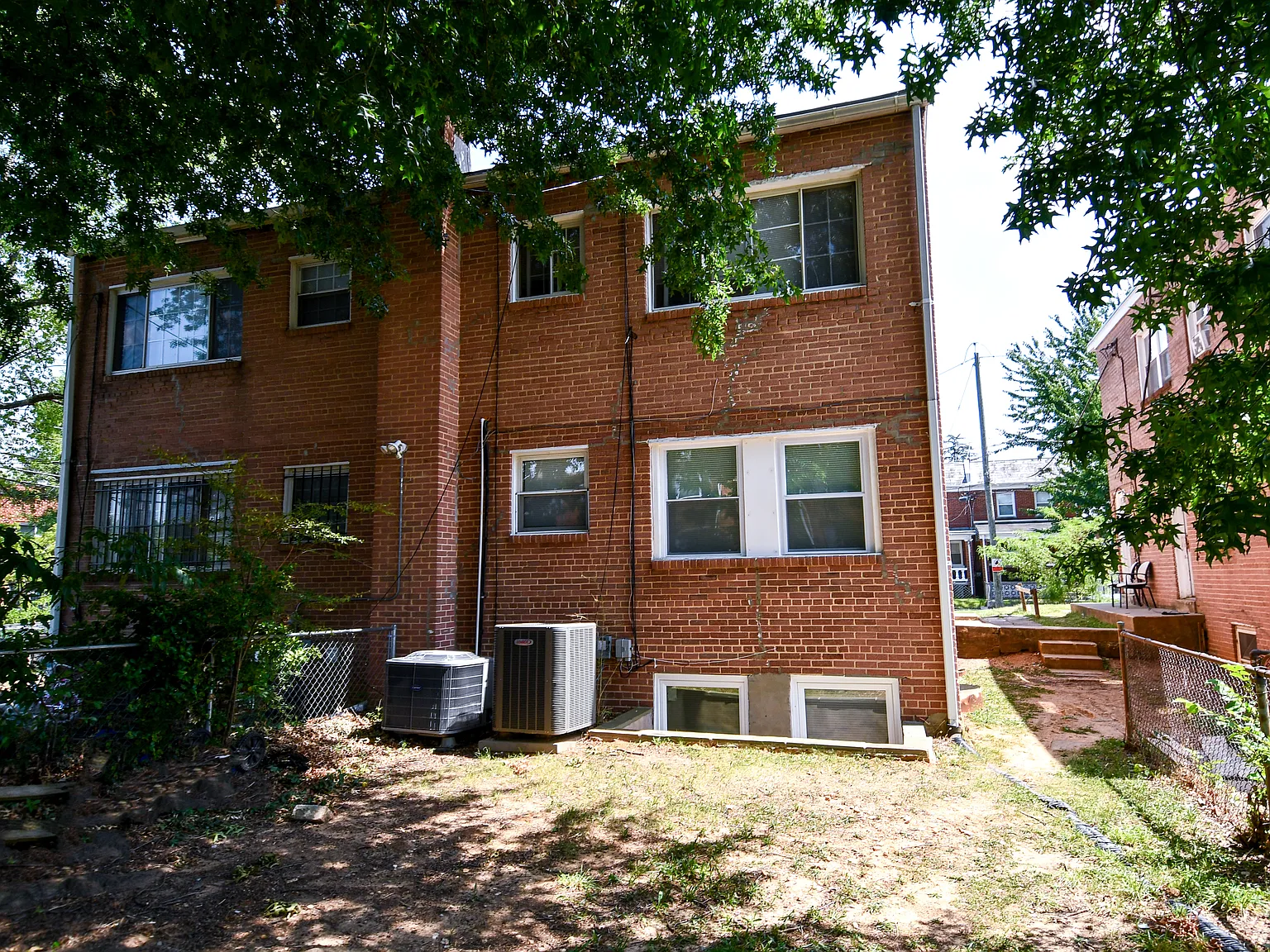 4 bed, 1350 sqft, $4,500 — Photo 3