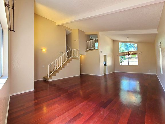 5th image of 109 E Hilton Ave