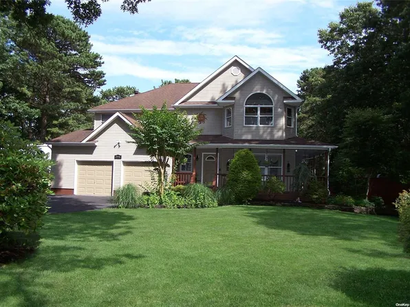 394 Eastport Manor Road, Manorville, NY 11949