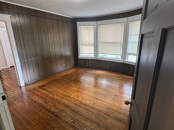 3rd image of 31 Besch Ave #2R