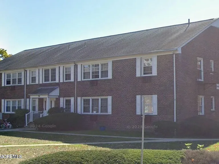 58 Stonehurst Blvd #D — Photo 2