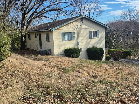 3rd image of 1908 Main Dr