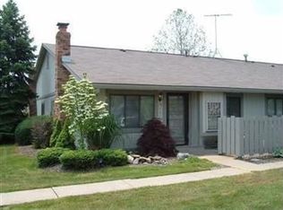 945 Kirkwall Dr, Akron, OH