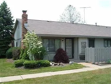 945 Kirkwall Dr photo 1