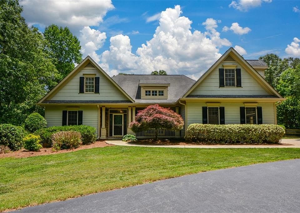 1st image of 48 Old Cherokee Way