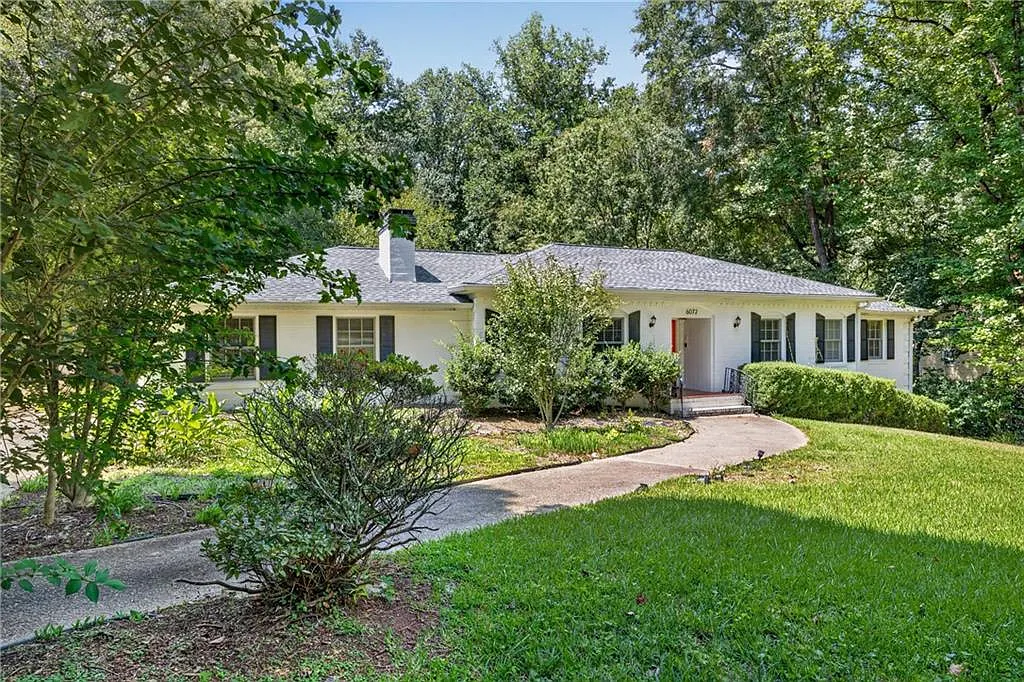 3 bed, 2.0 bath, 1777 sqft, $2,200 — Photo 2